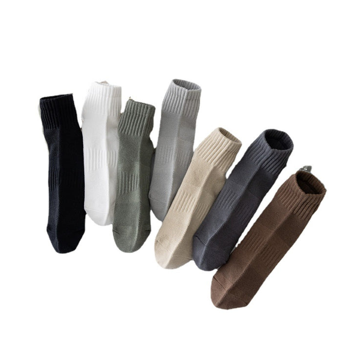 Wholesale Minimalist low cut short tube socks embroidered with letters, trendy sports