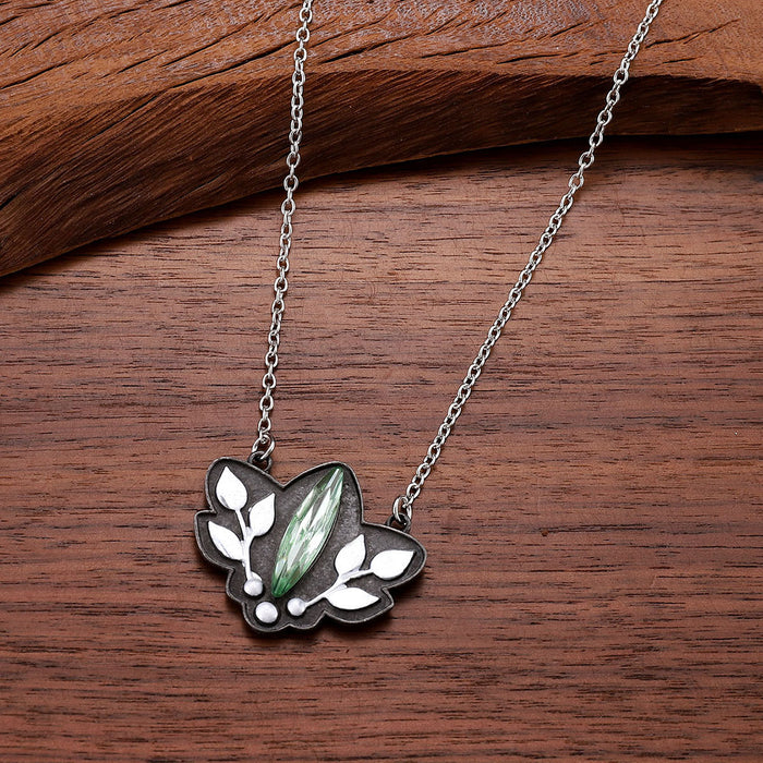 Wholesale Metallic leaf diamond necklace with old-fashioned design,  versatile jewelry