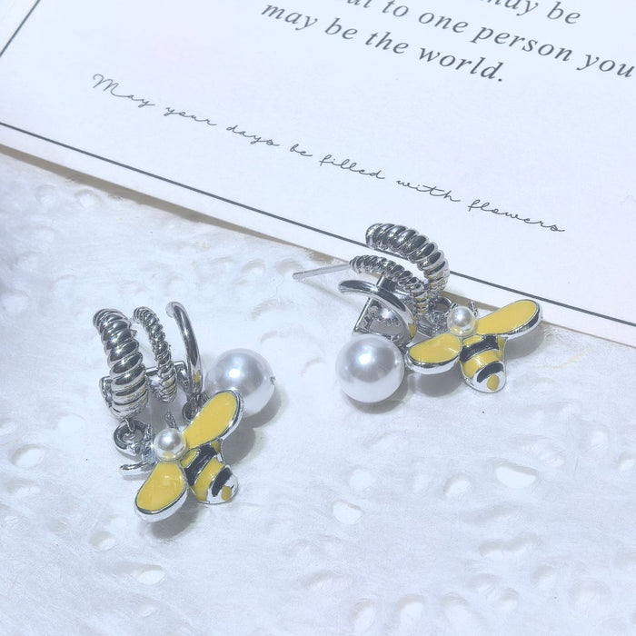 Wholesale Earrings in C-shape, new silver needle earrings, high-end feel, light luxury style