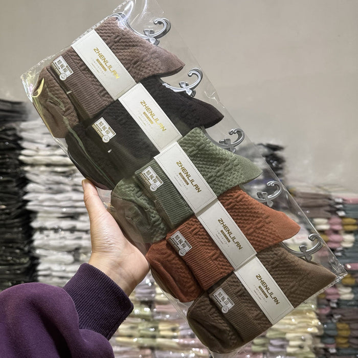 Wholesale Sports socks, mid length socks, trendy long socks for wearing