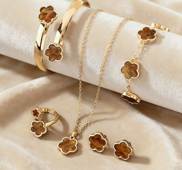 Wholesale Lucky Clover Flower Design 5-Piece Jewelry Set Alloy Electroplated Fashion Accessory