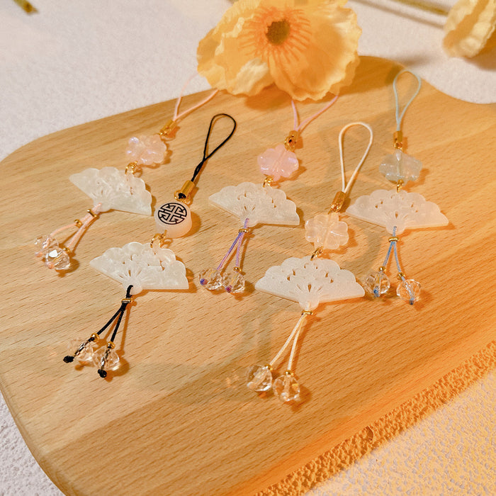 Wholesale Clover white shell fan mobile phone chain pendant bag pendant