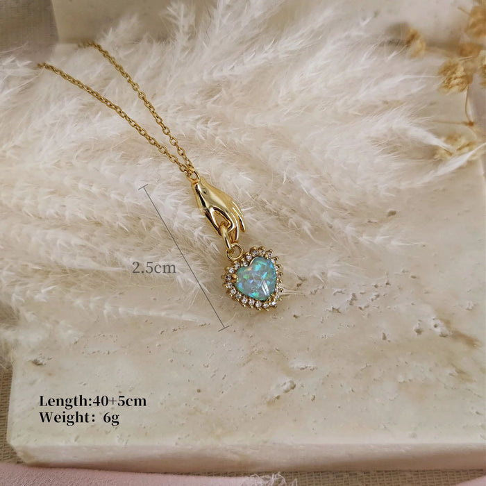 Wholesale High color preservation colored palm heart-shaped necklace pendant, neckchain that does not fade