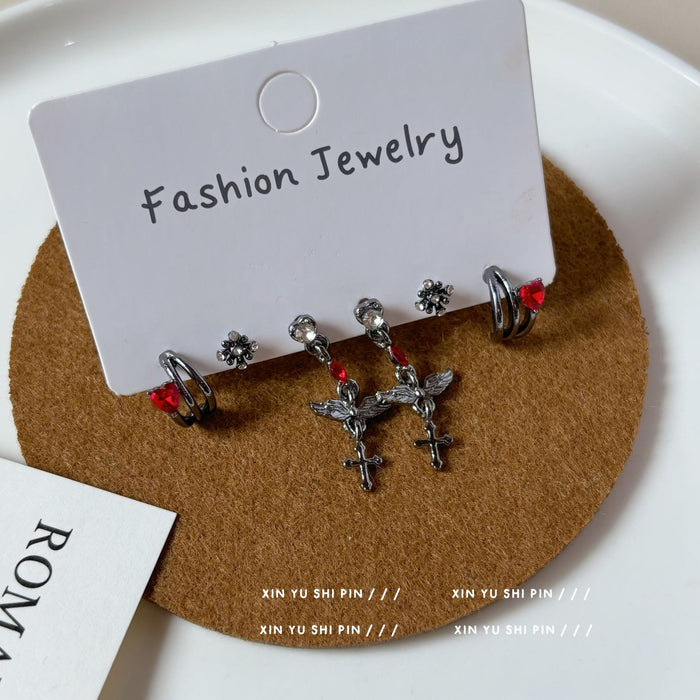 Wholesale Ear studs are sweet, cool, personalized, niche, light luxury, high-end, and high-end. New earrings are available