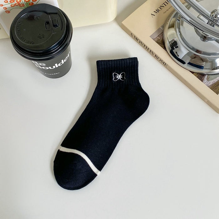 Wholesale Embroidered white short socks