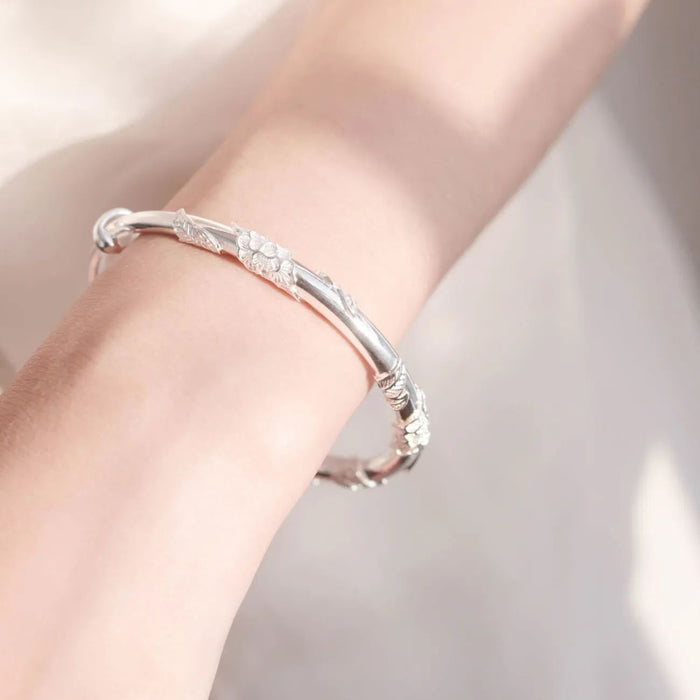 Wholesale Light luxury floral bracelet solid niche design bracelet