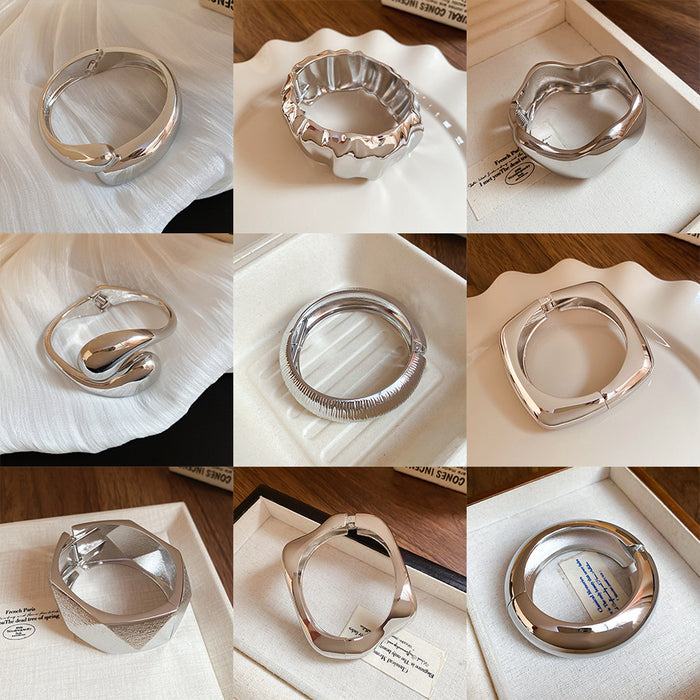 Wholesale Metal bracelet temperament light luxury high sense bracelet niche personality exaggerated jewelry women