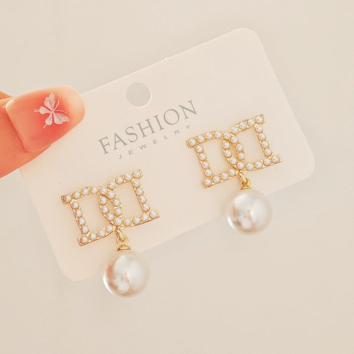 Wholesale Alloy Letter D Pearl Earrings JDC-ES-SM009