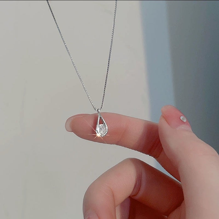 Wholesale New versatile zircon water droplet necklace, light luxury, niche design, geometric collarbone chain, simple accessory