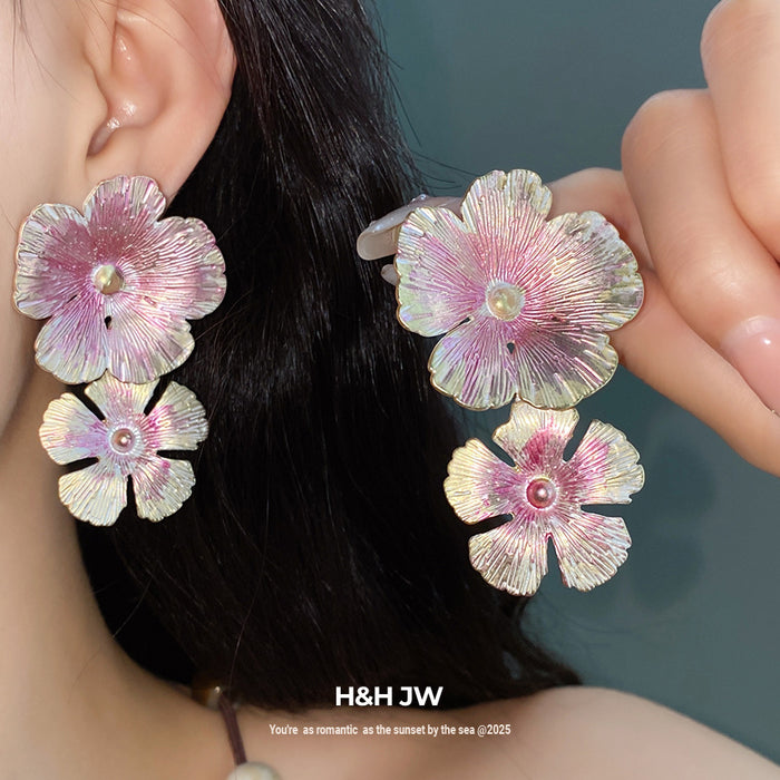 Wholesale Silver needle enamel flower earrings light luxury high-end earrings for women retro palace style all-match earrings design niche