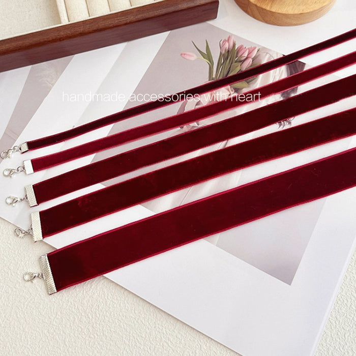 Wholesale Velvet collar retro simple velvet necklace women's accessories collarbone chain fashion necklace