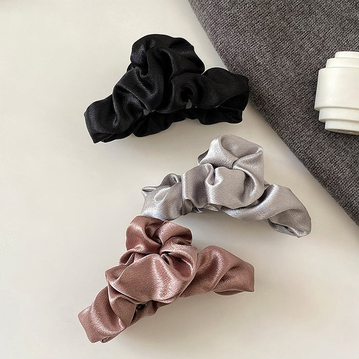 Wholesale Flash pleated grip satin high-end feel, shark clip at the back of the head, simple hair clip, fashionable headwear