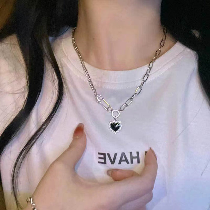 Wholesale Black heart-shaped titanium pin design, steel necklace with a minimalist temperament, suitable for wearing with collarbone chain