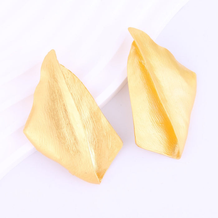 Wholesale Three-dimensional Geometric Exaggerated Alloy Earrings JDC-ES-QunQiu019