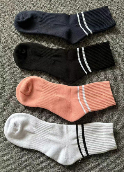 Wholesale Mid length socks, combed cotton warm loop socks, solid color basic style, comfortable sports socks, basketball socks