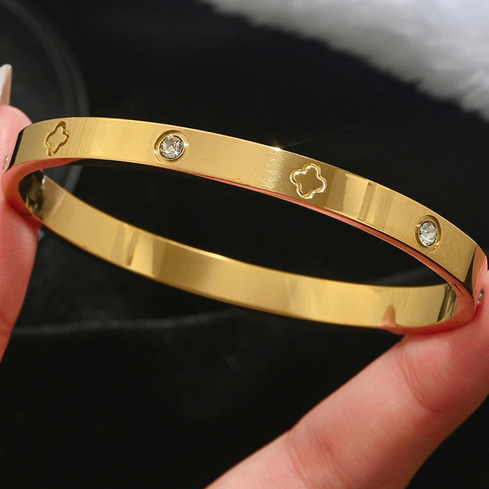 Wholesale Fashion Accessory Titanium Steel Stackable Bracelet Set With Four Leaf Flower Design Non Fading Boutique Resale