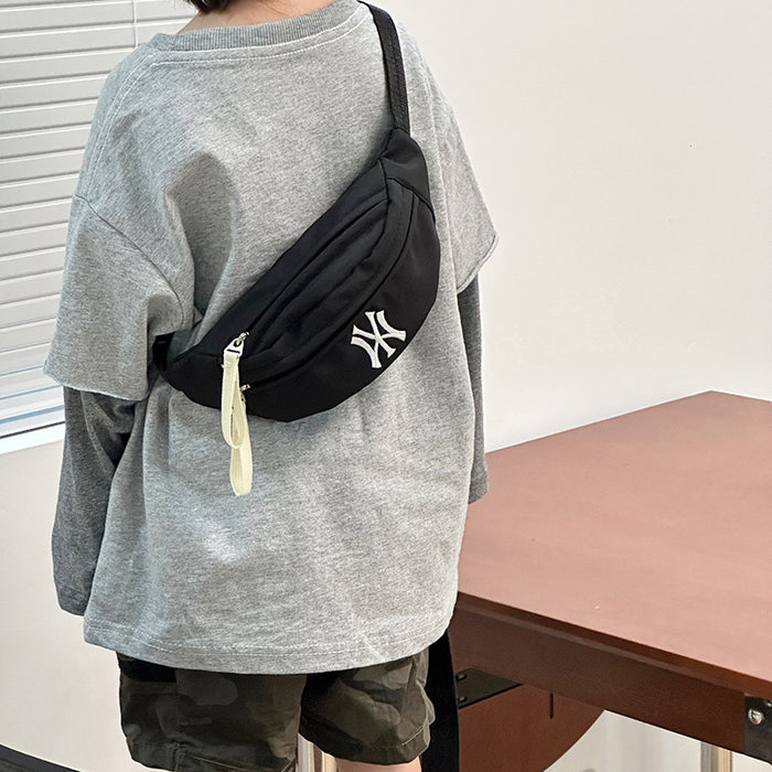 Wholesale Children's chest bag, fashionable and practical for outdoor use, lightweight waist bag