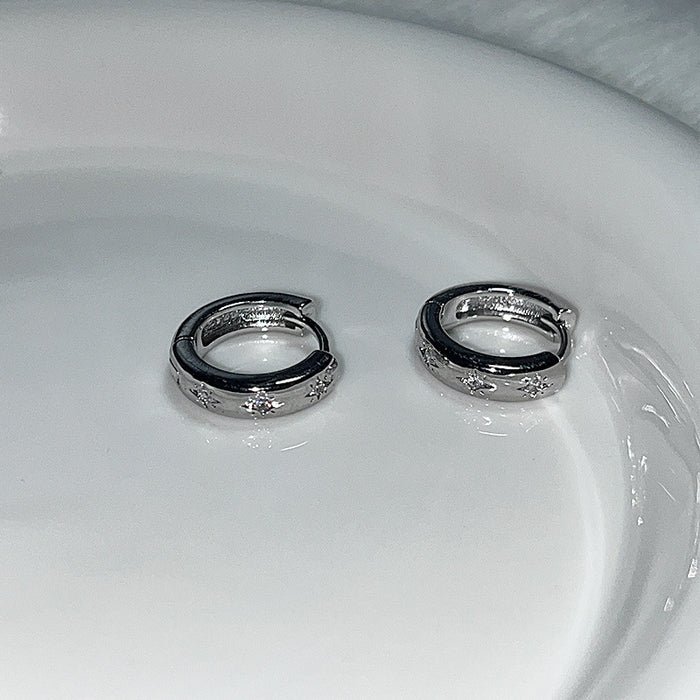 Wholesale The design is sparkling with diamonds and embedded with zircon. The low-key earrings are layered and worn