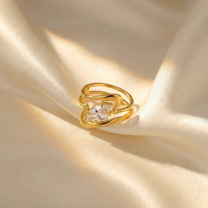 Wholesale Emerald and Diamond-Shaped Gold Ring