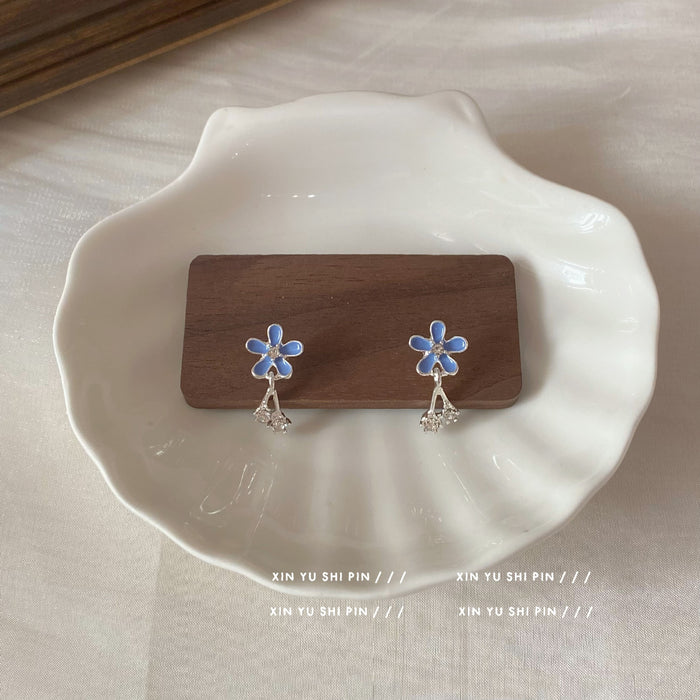 Wholesale Simple and compact flower earrings with a niche design, elegant and luxurious, exquisite and fashionable, versatile earrings