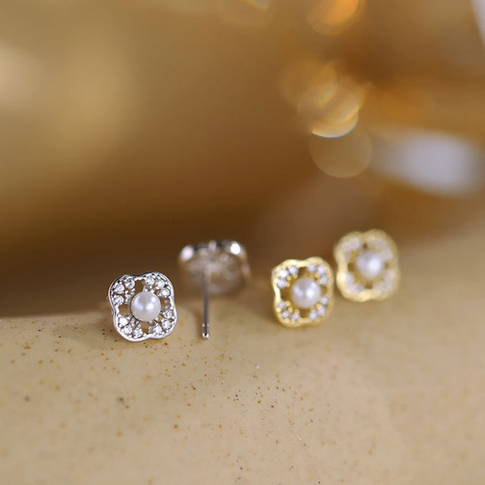 Wholesale Four-Leaf Flower Pearl Earrings for Women