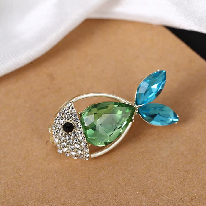 Wholesale Fashionable green crystal brooch and versatile suit chest flower