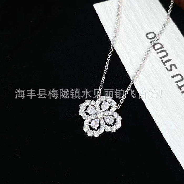 Wholesale Pure silver clover necklace with diamonds, simple women's collarbone necklace decoration
