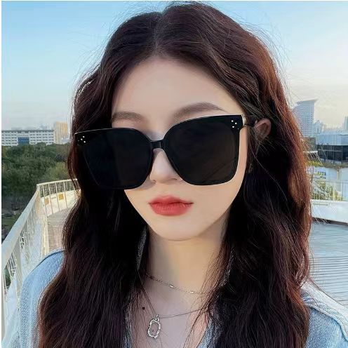 Wholesale Sunglasses unisex boxy trendy UV resistant sunglasses