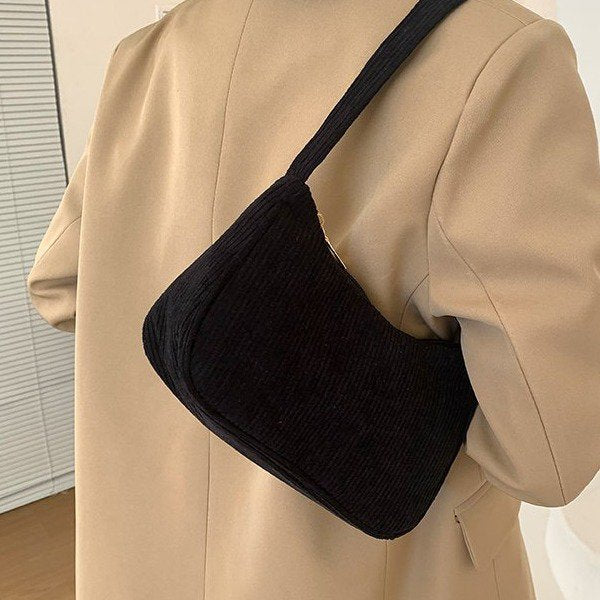 Wholesale portable small square bag one shoulder fashion armpit baguette bag handbag