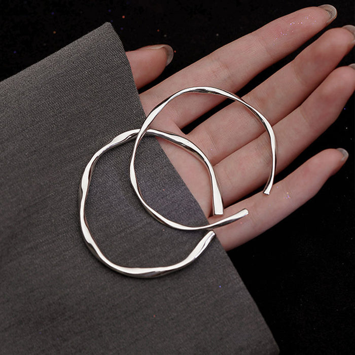 Wholesale Bracelet for women, niche design, high-end sensory element circle silver bracelet, fashionable and versatile bracelet
