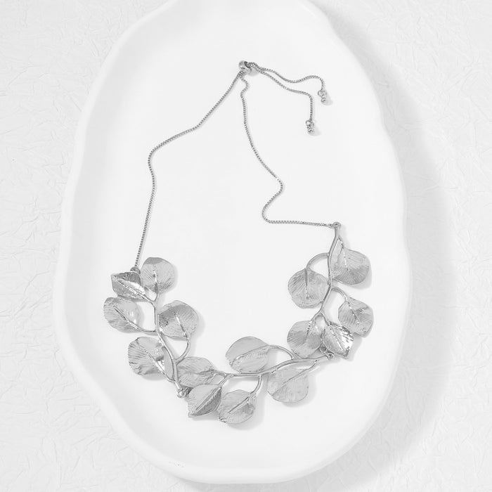 Wholesale Cross-border European and American e-commerce popular metal leaves light luxury all-match fashion niche earrings earrings Yiwu jewelry