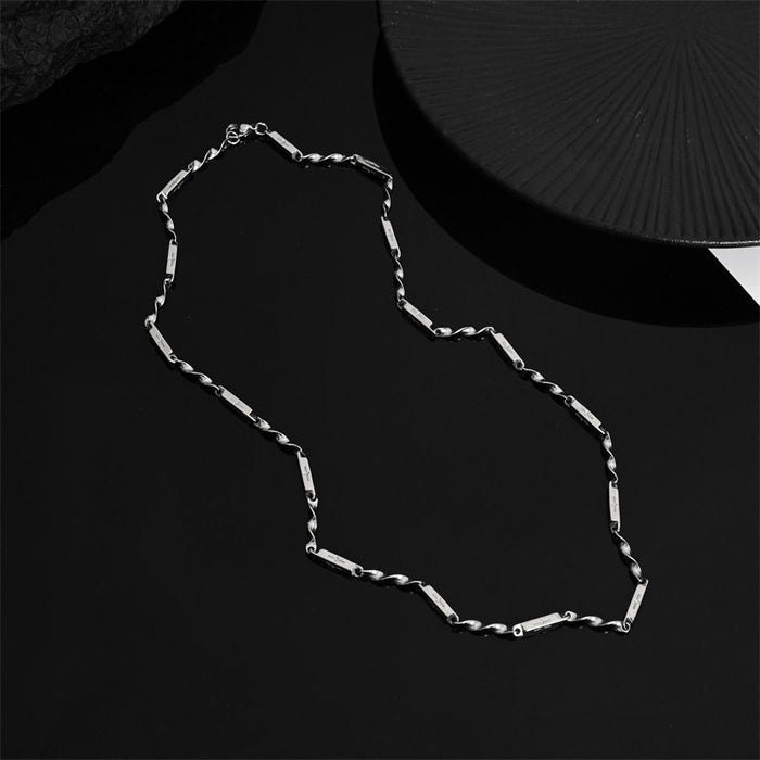 Wholesale M ö bius starry collarbone chain, neckchain that does not fade, trendy men's accessories twisted and spliced pendant chain ins, titanium steel necklace