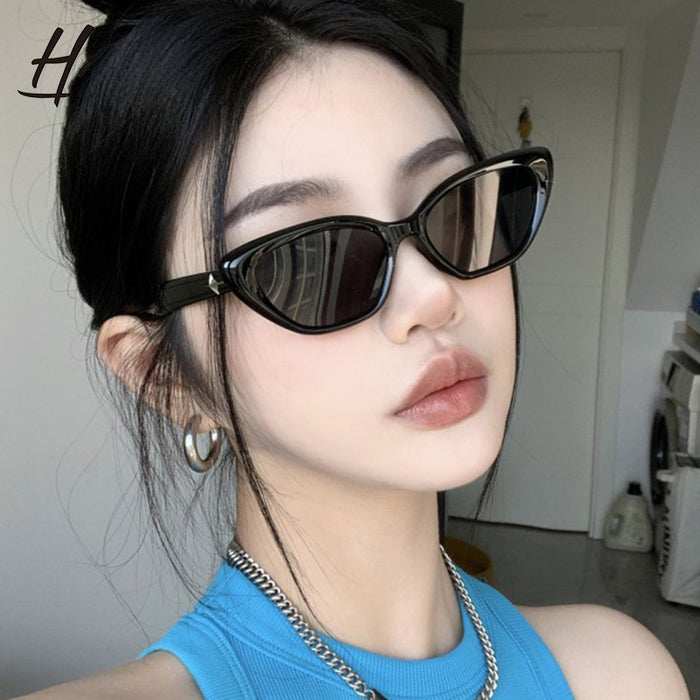 Wholesale Cat-eye small face sunglasses for women black small frame sunglasses sun protection style photo shoot