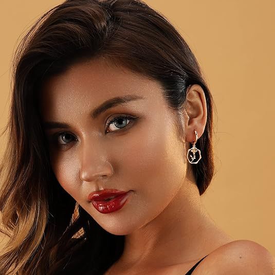 Wholesale Earrings are fashionable, with a variety of trendy metal exaggerated tassel style earrings and earrings