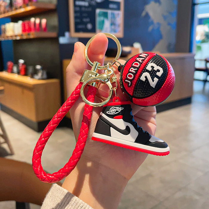 Wholesale Creative simulation model sneaker keychain pendant mini basketball shoe car key chain bag pendant