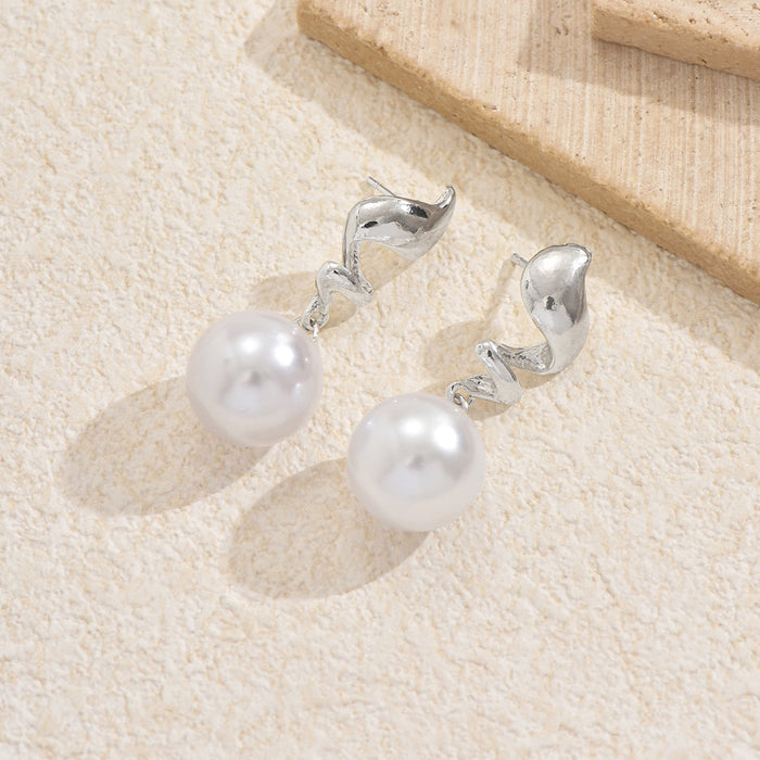 Wholesale Creative pearl earring design with high-end geometric personality and retro style earrings