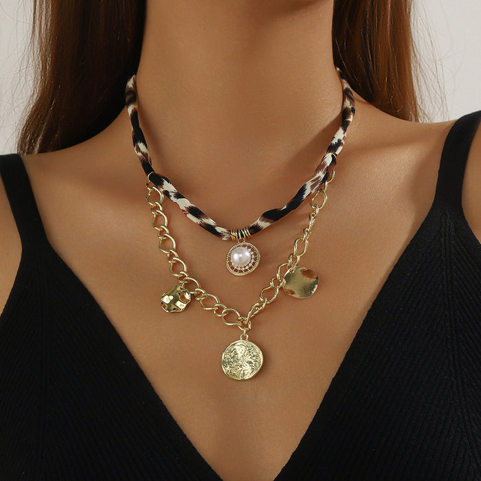 Wholesale Advanced leopard print necklace, fashionable and niche design, collarbone chain