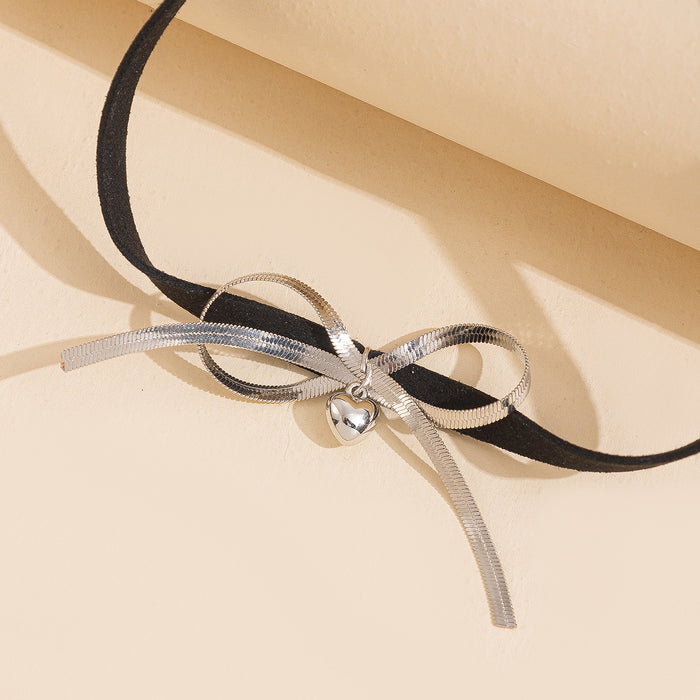 Wholesale Niche bow necklace, spicy girl, fashionable and personalized metal heart collarbone chain, neck chain