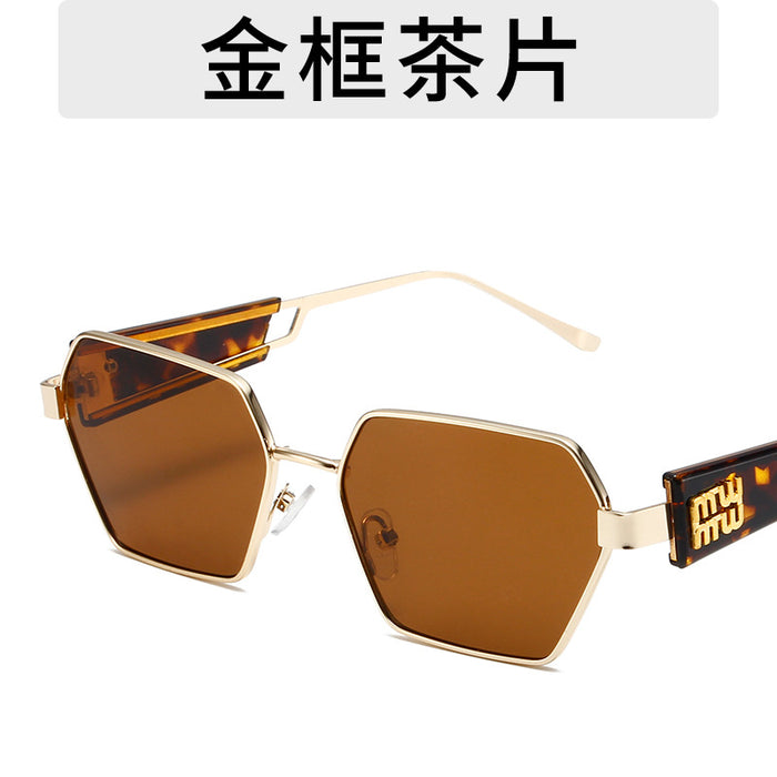 Wholesale Same style metal full frame sunglasses with personalized hollow out glasses