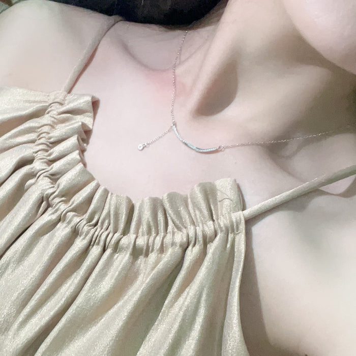 Wholesale Recommended new pure silver product, niche fashion design, smiling curve temperament, personalized necklace