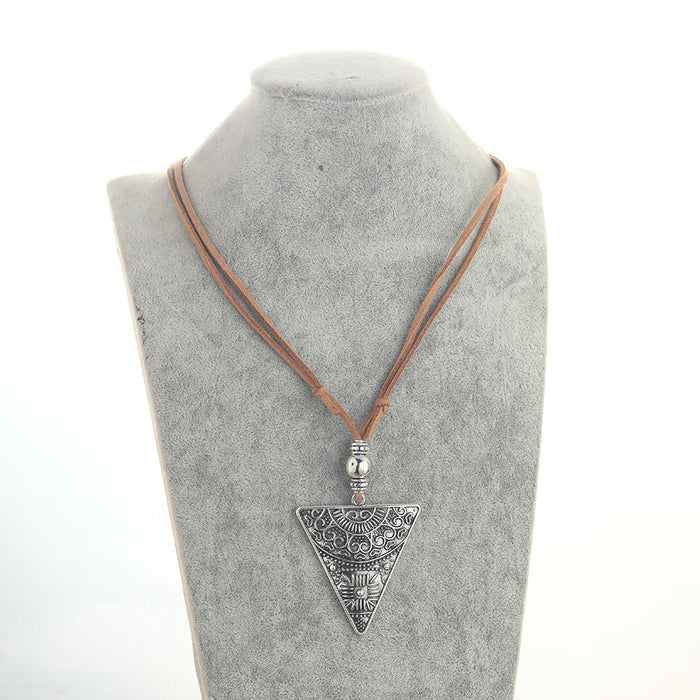 Wholesale Alloy Triangle Design Pendant Necklace JDC-NE-NanHuai009