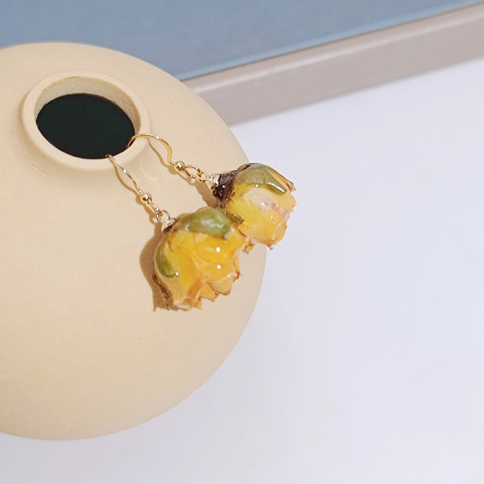 Wholesale Romantic and minimalist ear hooks, rose earrings, drip glue handmade, personalized and niche design, real flower ear accessories for women