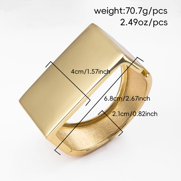 Wholesale Personalized irregular antique gold bracelet, niche wide face open mouth bracelet, handmade accessory