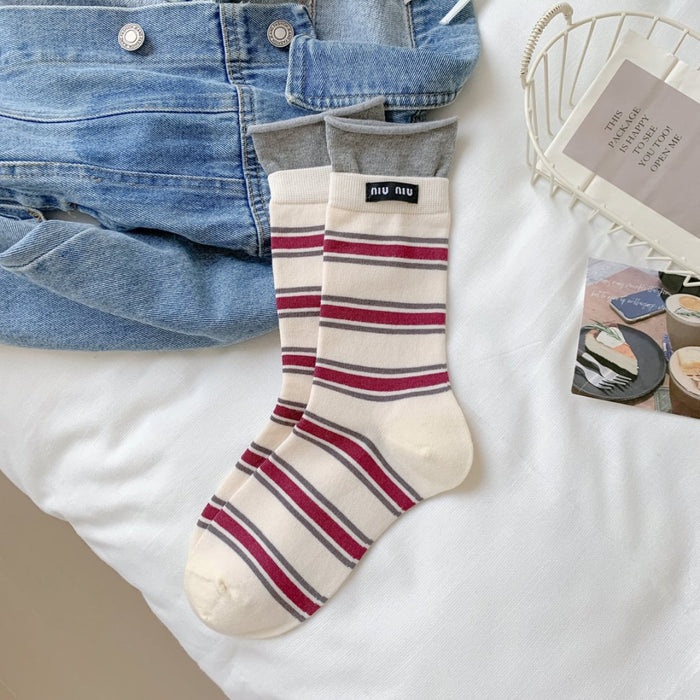 Wholesale Mid length socks with double ribbed stripes and letter labels, trendy cotton socks, minimalist design