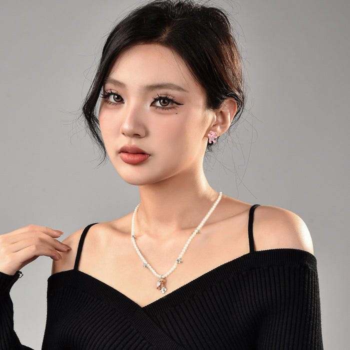 Wholesale Flocked Bear Pendant Pearl Necklaces