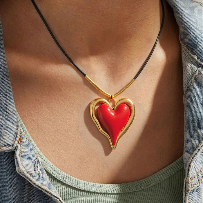 Wholesale  jewelry exaggerated love necklace girl heart pendant clavicle chain women