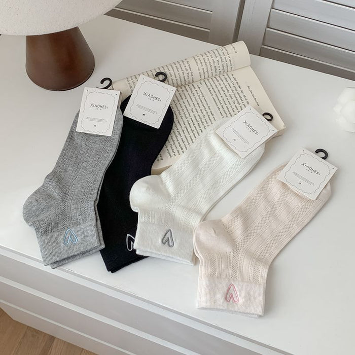 Wholesale New mesh breathable heart-shaped embroidered simple socks versatile short tube women's socks