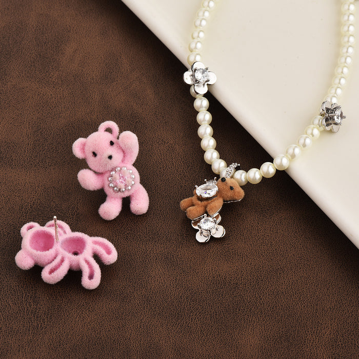 Wholesale Flocked Bear Pendant Pearl Necklaces