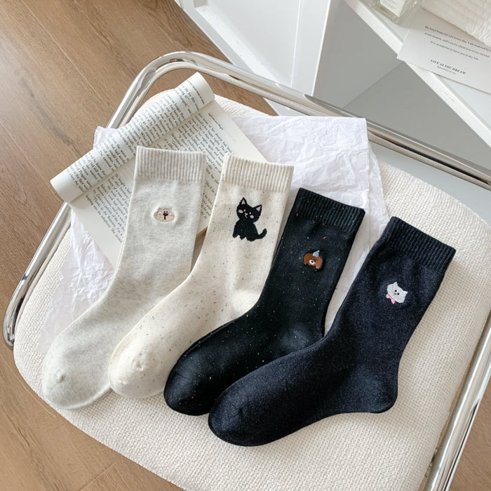 Wholesale Thin breathable mid tube socks with fashionable and simple polka dot yarn and embroidered small dog socks