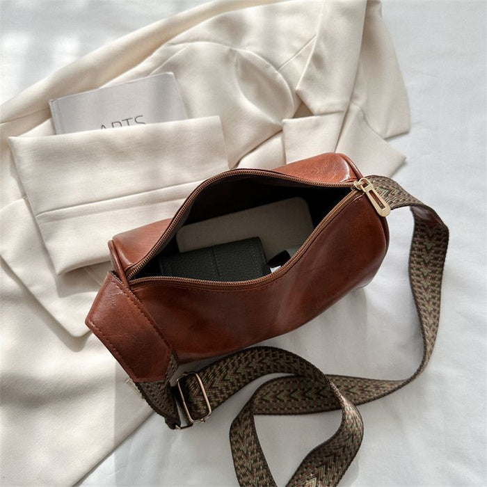 Wholesale Texture broadband fashionable retro shoulder bag and stylish crossbody bag